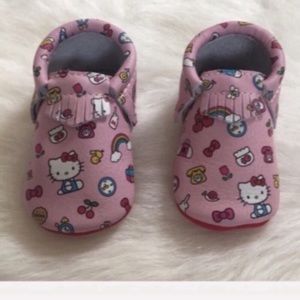 Freshly Picked | Hello Kitty Moccasin in size 5 age 2-2.5 yrs